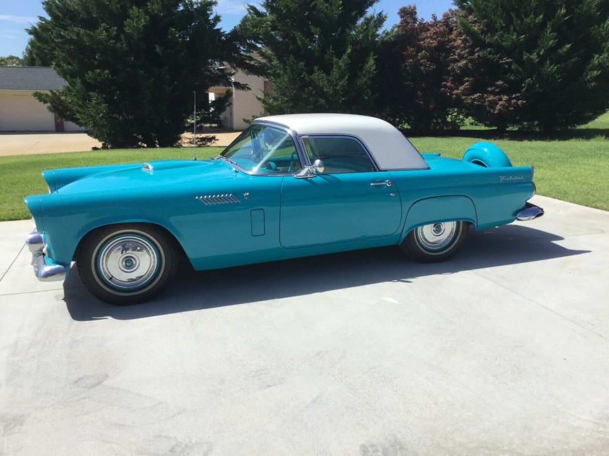 1956 Ford Thunderbird (T-Bird) Driver - Classic Ford Thunderbird 1956