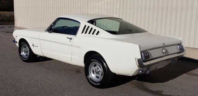 1966 Ford Mustang 2 2 Fastback 289 Wimbledon White With