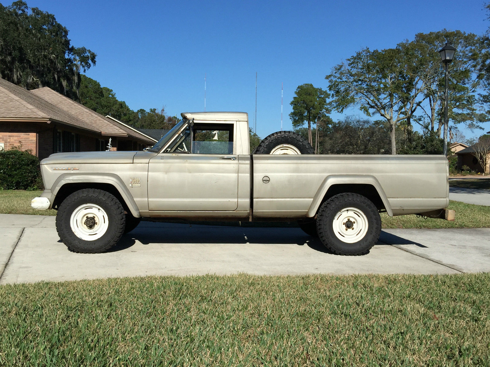 1967 Jeep Gladiator J10 J3000 Pickup Truck Barn Find - Classic Jeep