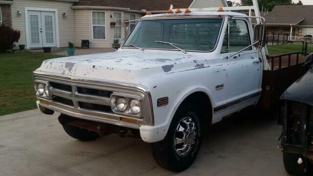 1969 GMC 3500 2wd single cab with 11 foot flatbed - Classic GMC C35