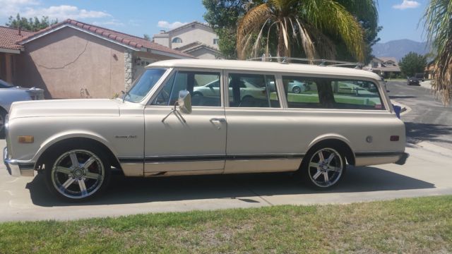 1972 Chevrolet Suburban 3 Door Classic Chevrolet Suburban