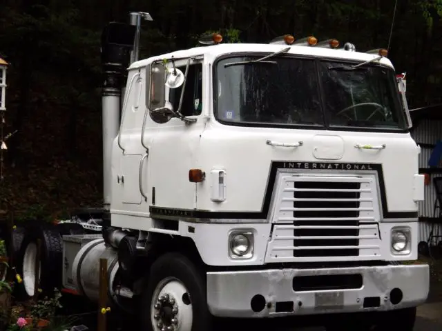 1979nInternational 4070B cabover tractor - Classic International