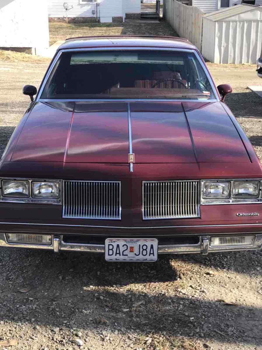1981 Oldsmobile Cutlass Supreme Coupe Red Rwd Automatic Classic