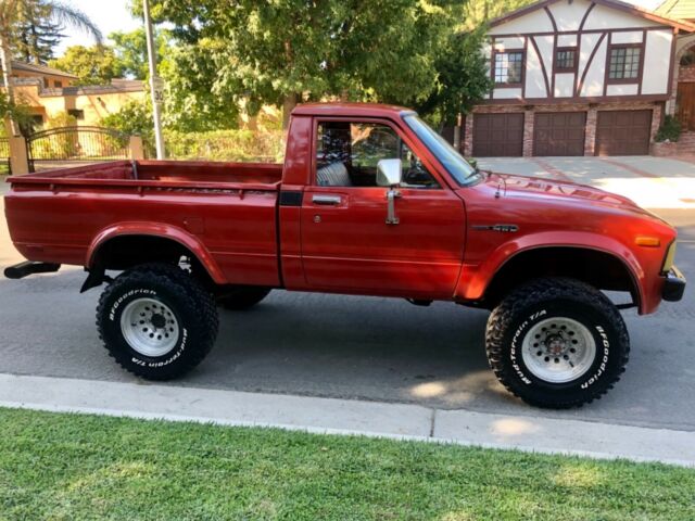 1981 TOYOTA Hilux 4x4 PICKUP TRUCK SHORT BED 1 owner MANUAL 4WD ALL