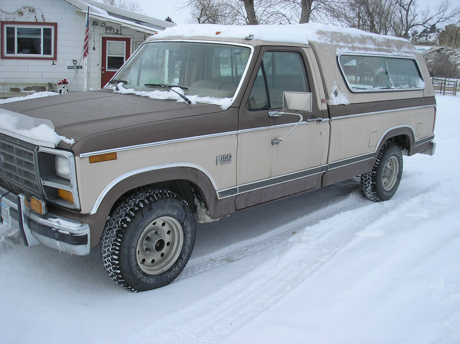 1982 Ford F150 XLT Lariat pickup truck 2 wheel drive 32000 miles