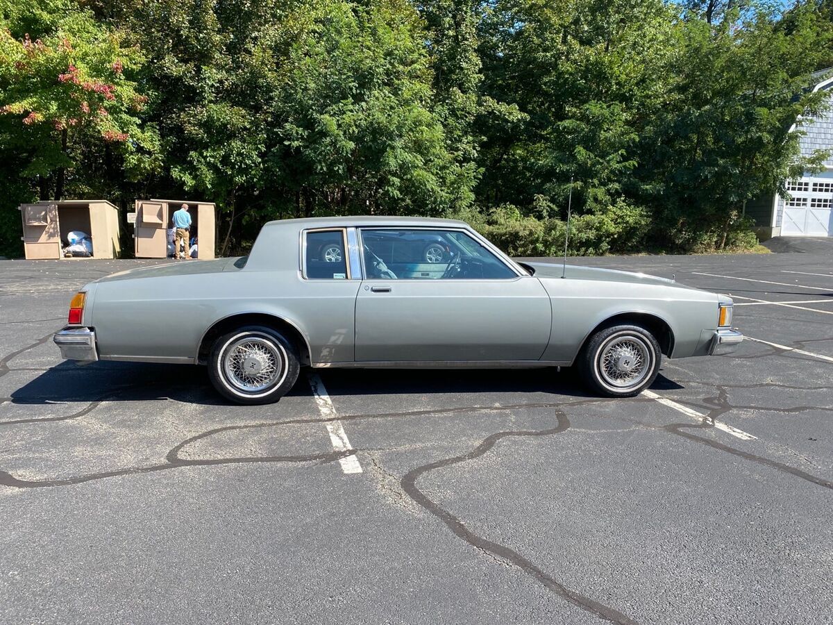 Oldsmobile Delta Coupe Grey Rwd Automatic Royale Classic