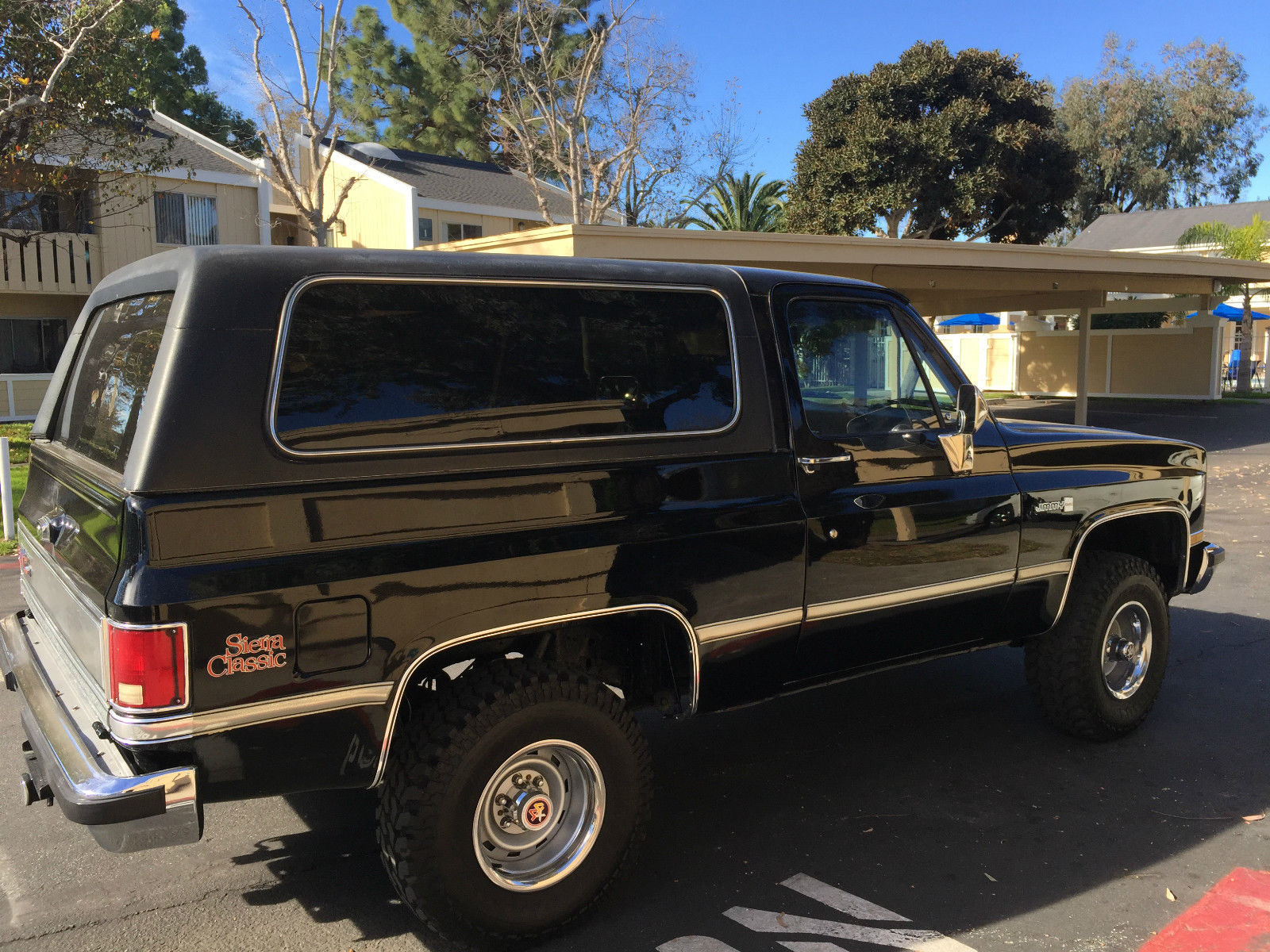 1985 (EXCEPTIONALLY CLEAN) GMC JIMMY BLACK 2 OWNER THIS IS THE ONE YOU