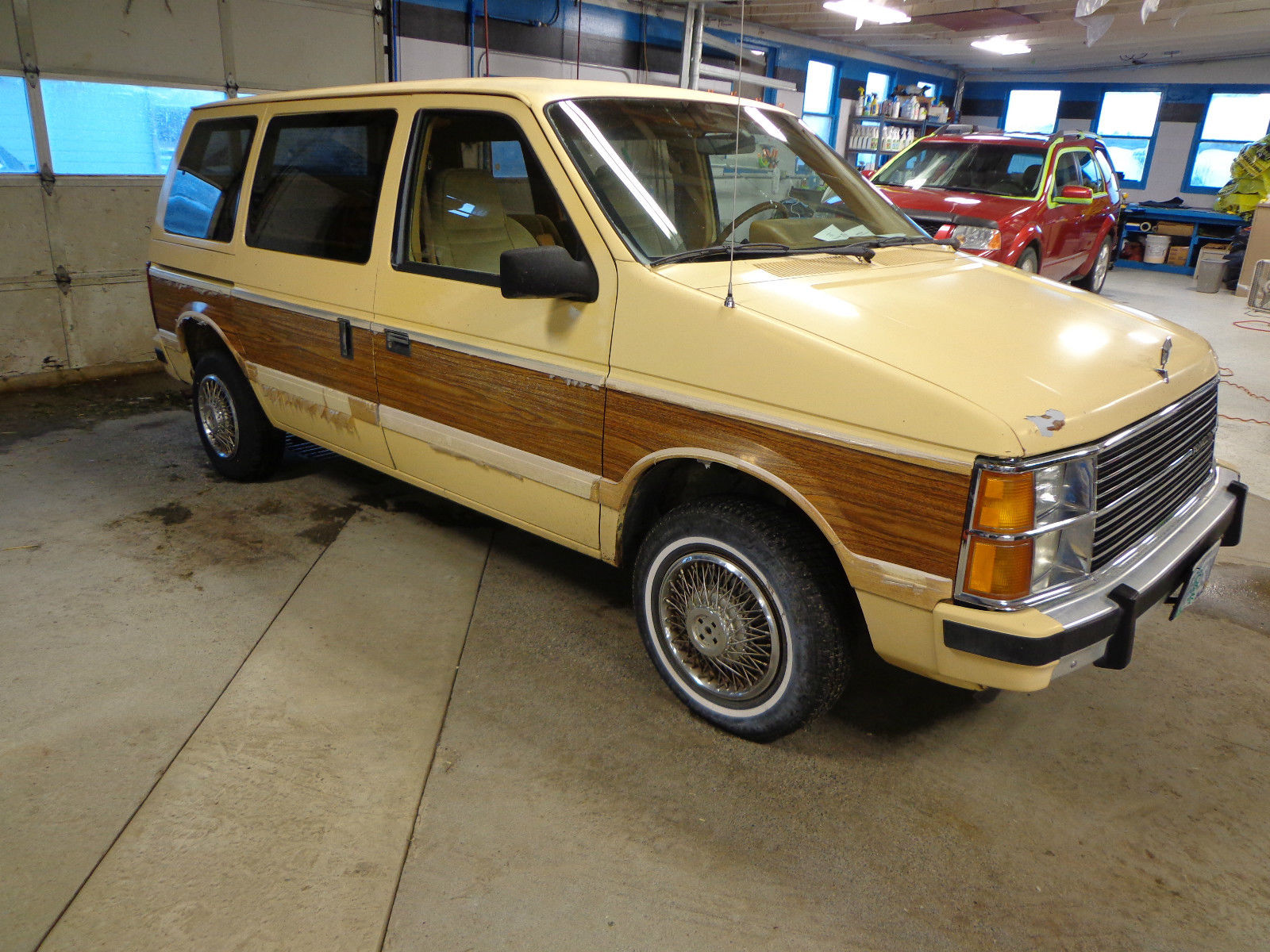 1985 Plymouth Voyager Le Mini Passenger Van 3 Door 26l Classic