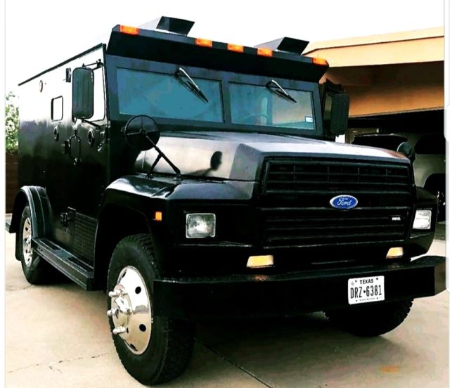 1987 Ford F700 ARMORED TRUCK.