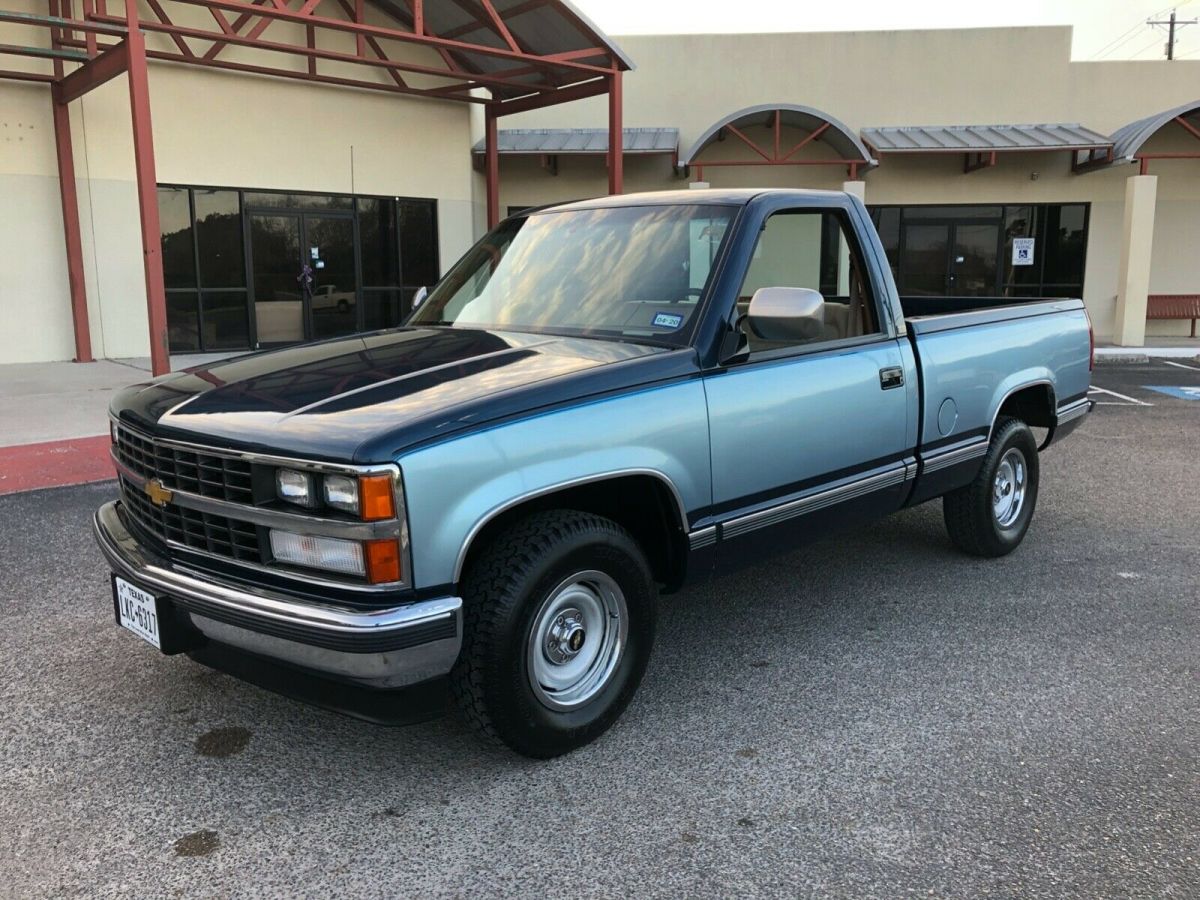 1989 Chevrolet C1500 Silverado Regular Cab Short Bed Two Tone V8