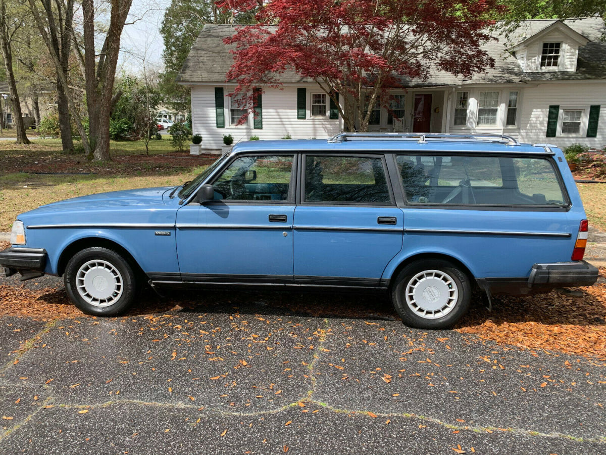 1989 Volvo 240 DL wagon; 213,479 miles; manual transmission - Classic