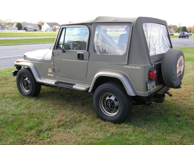 1991 Jeep Wrangler Sahara garage kept same owner last 24