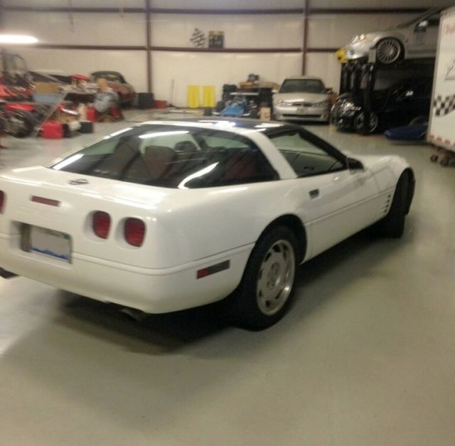 1991chevy Corvette T Tops 2 Door Rwd White W Red Interior