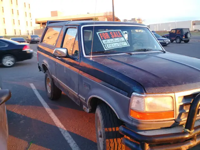 1993 Ford Bronco XLT Lariat Sport Utility 2-Door 5.8L Manual Transmission - Classic Ford Bronco