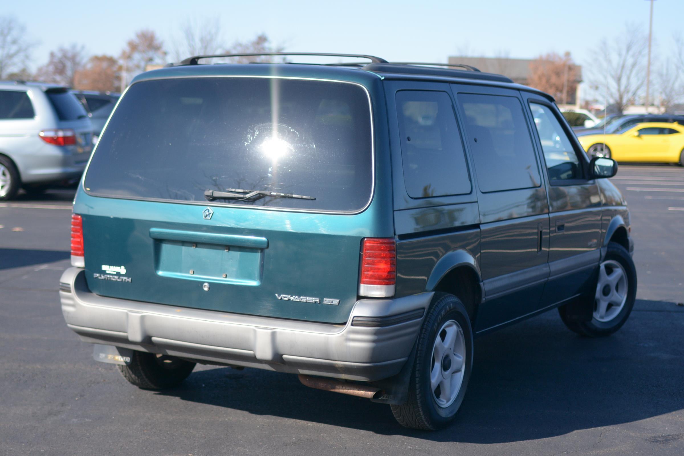 1994 PLYMOUTH VOYAGER SE NICE CLEAN LOW MILES ENGINE PROBLEM NEED