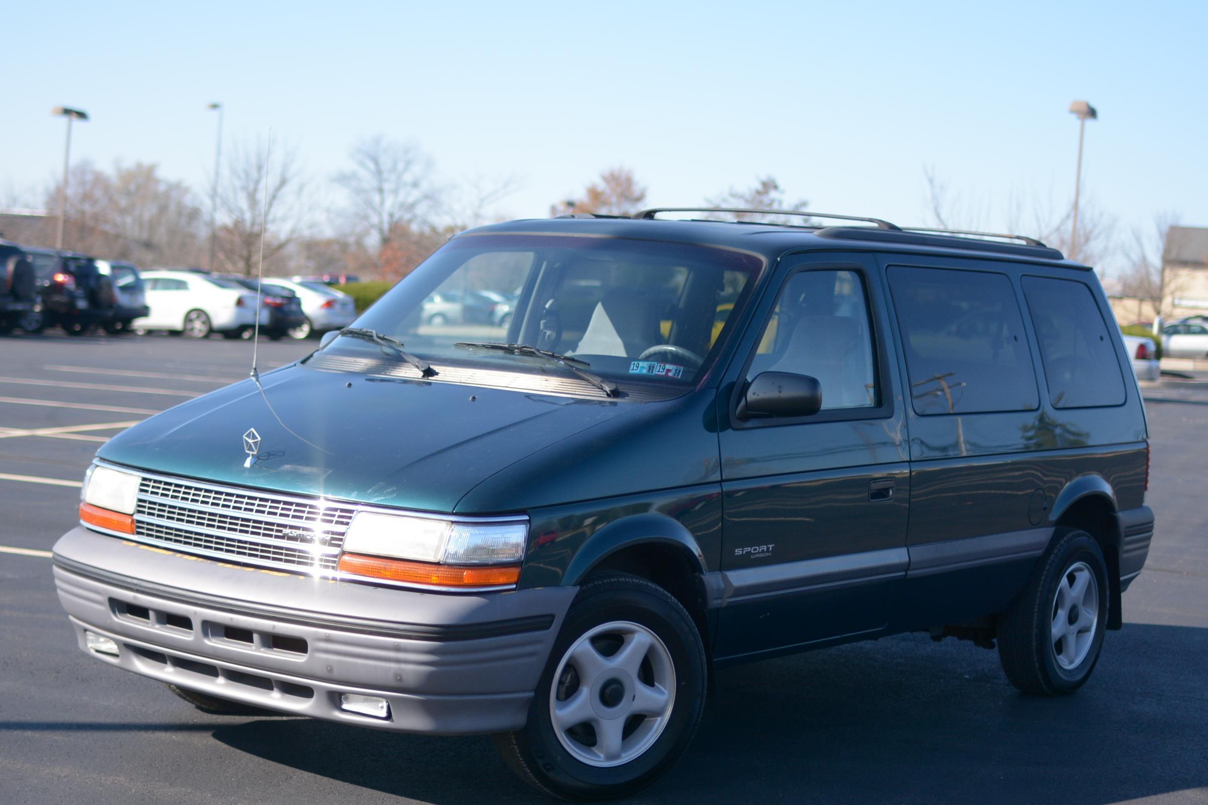1994 PLYMOUTH VOYAGER SE NICE CLEAN LOW MILES ENGINE