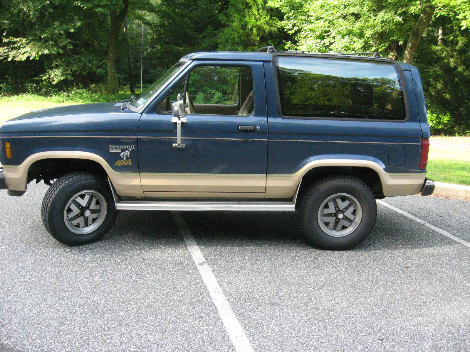 Ford Bronco 2