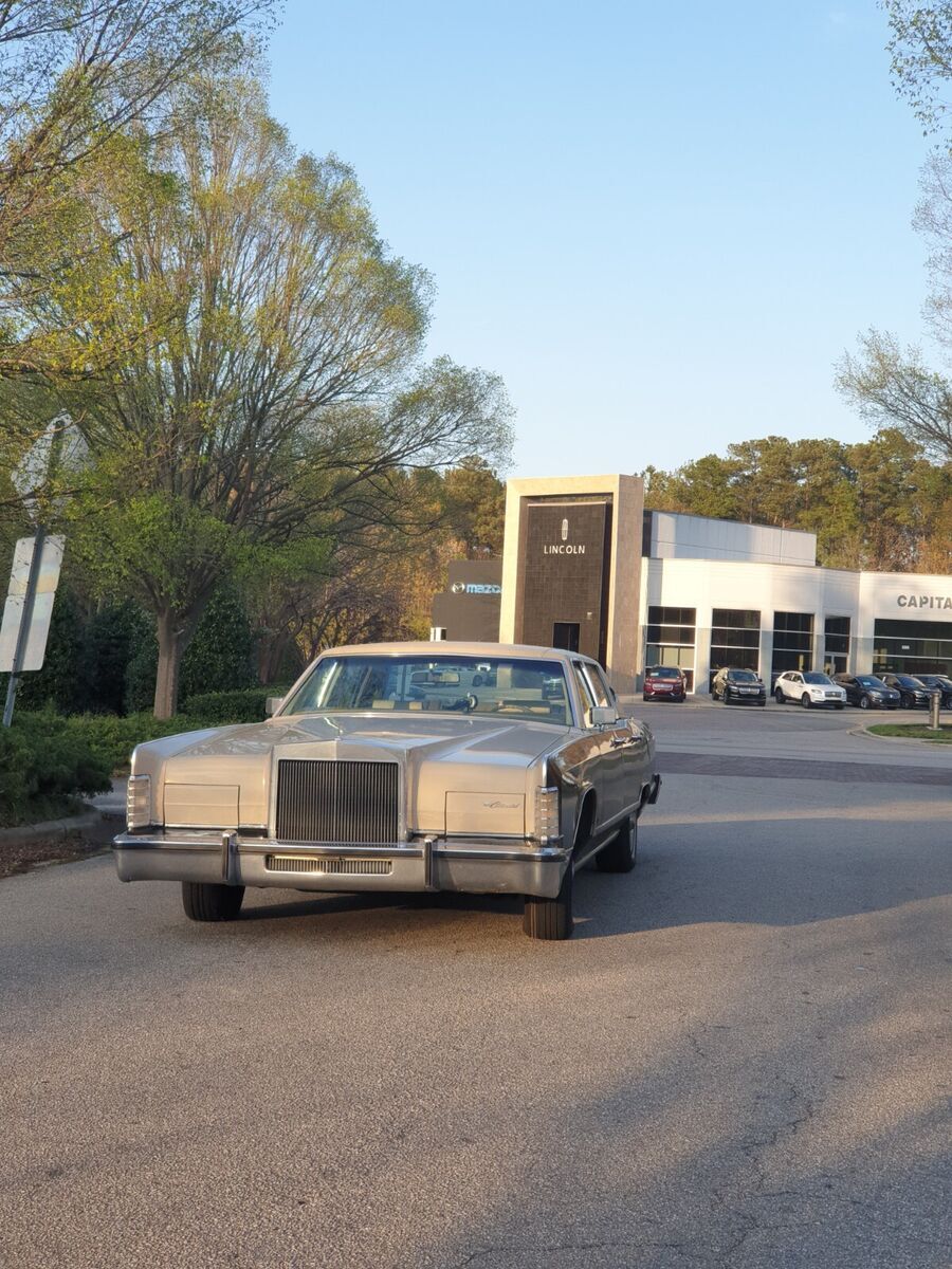 Lincoln Continental Town Car Williamsburg edition Classic Lincoln Continental 1979 for sale