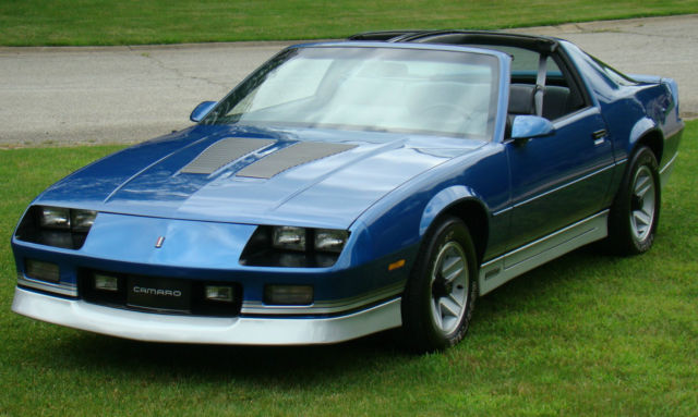 low-miles-1986-chevrolet-camaro-z28-blue-2-door-sport-coupe-305ci-v8-lg4-1.JPG