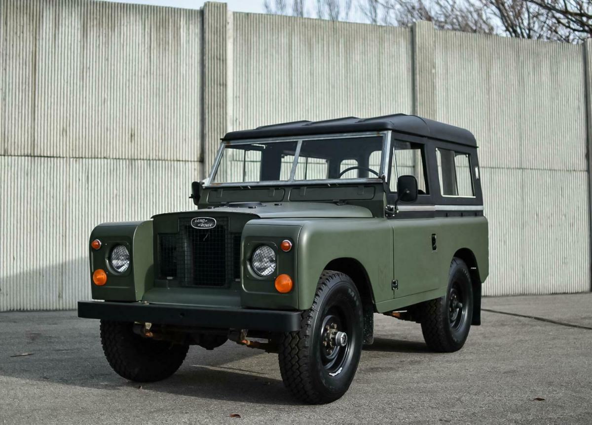 1969 Land Rover Series IIA Wagon 60,700 Miles Matte Green Manual ...