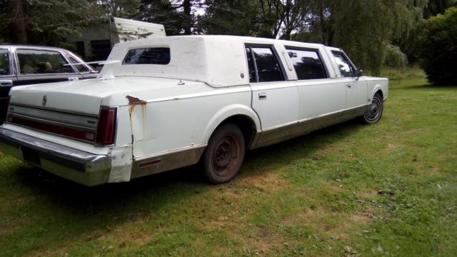 Lincoln Town car stretch Limousine 1986