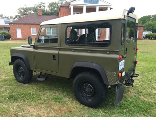 LAND ROVER DEFENDER - CLASSIC COUNTRY SHORT WHEELBASE 90 - TRUCK - SUV ...