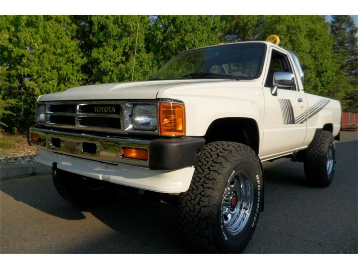 Restored 1987 Toyota Pickup 4x4 - Classic Toyota Pickup 1987 for sale